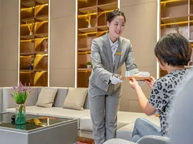 Lavande Hotel (Zhuozhou Baoding Dier Zhongxinyiyuan)