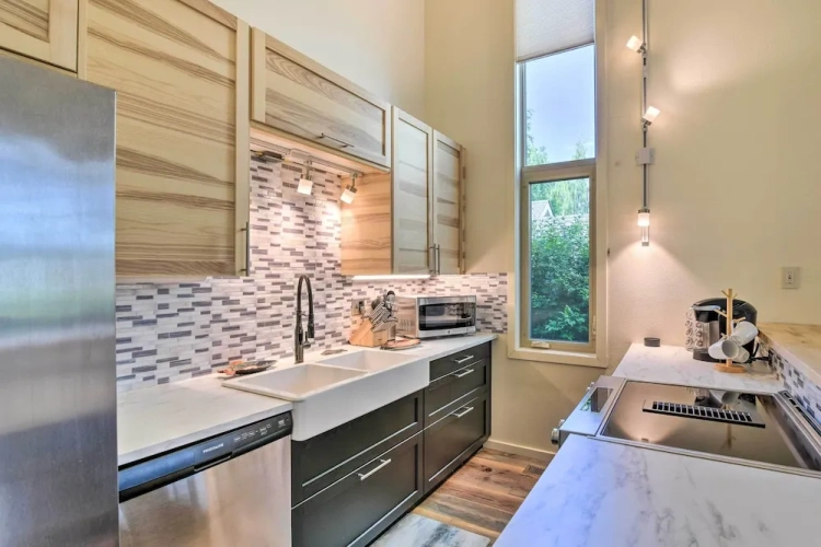 3 Bedrooms Apartment