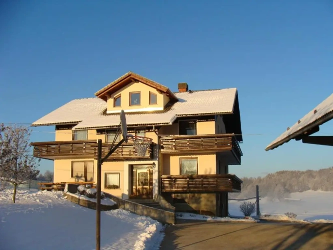 Apartment with mountain view