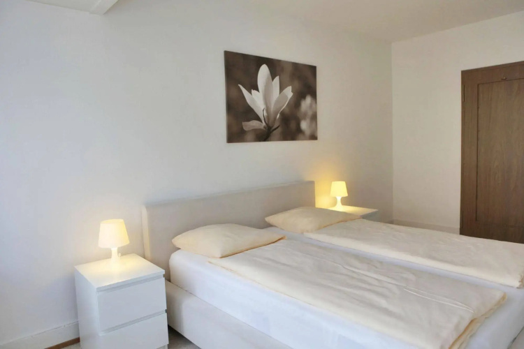 rent-a-home Bristenweg