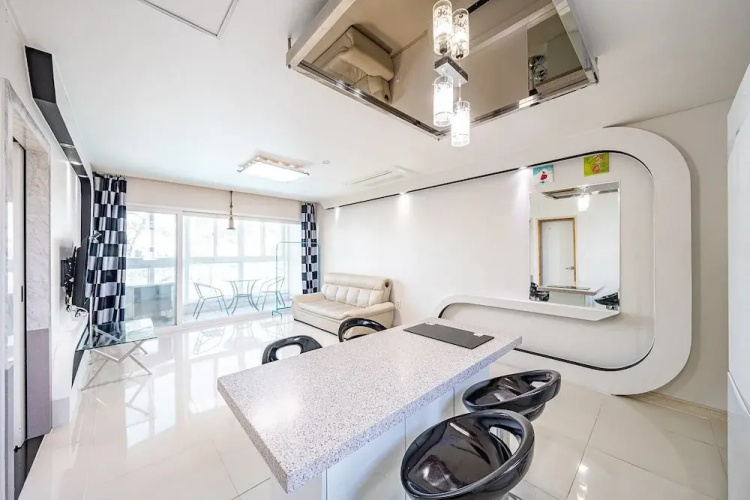 Pohang Pinewave Sea & Spa Pension