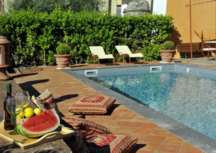 5 Bedrooms Villa
