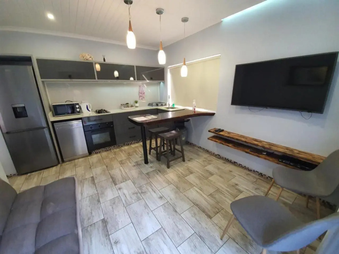 Guest House on Gillian Unit 1
