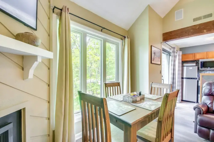 Second-floor Condo w/ Community Pool Access!