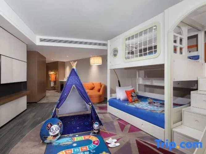 Deluxe Family Suite