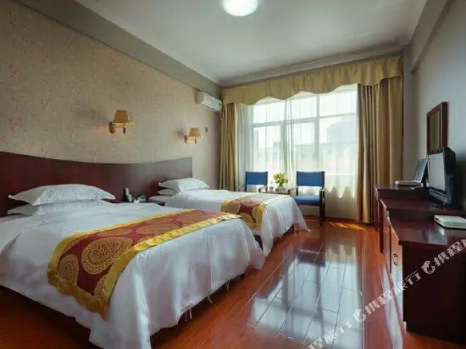 Pu'er Tianyi Hotel
