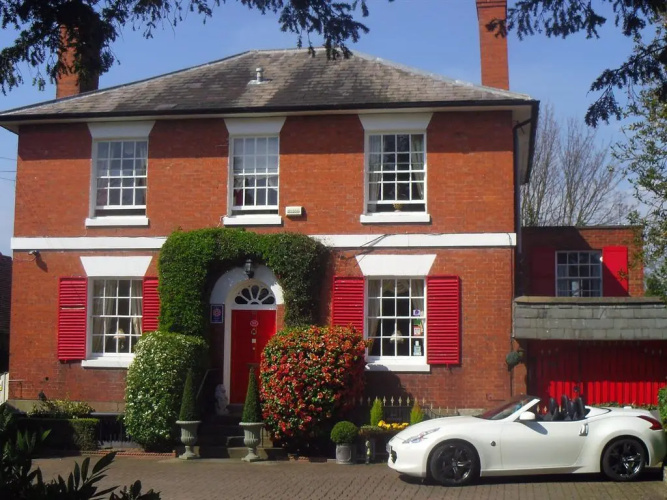 Holly House Bed Breakfast Apartments