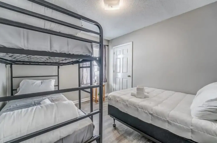 Cedar Ave Escape