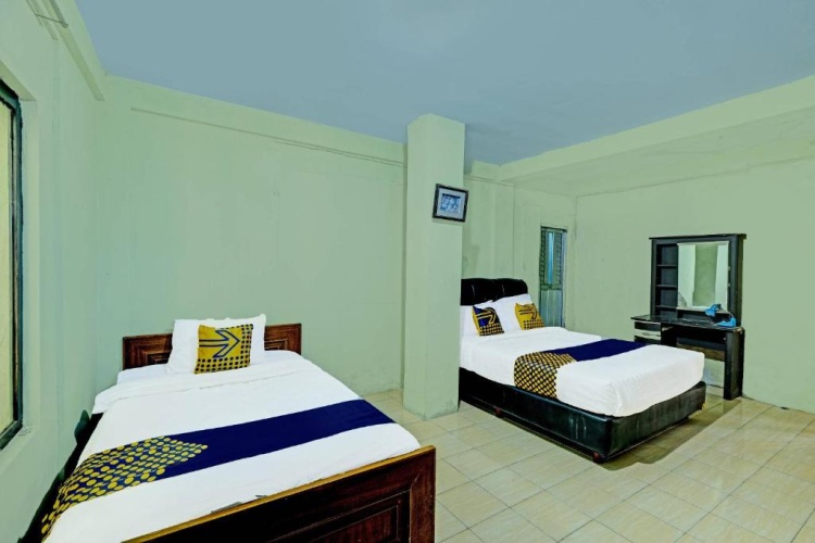Economy Triple room