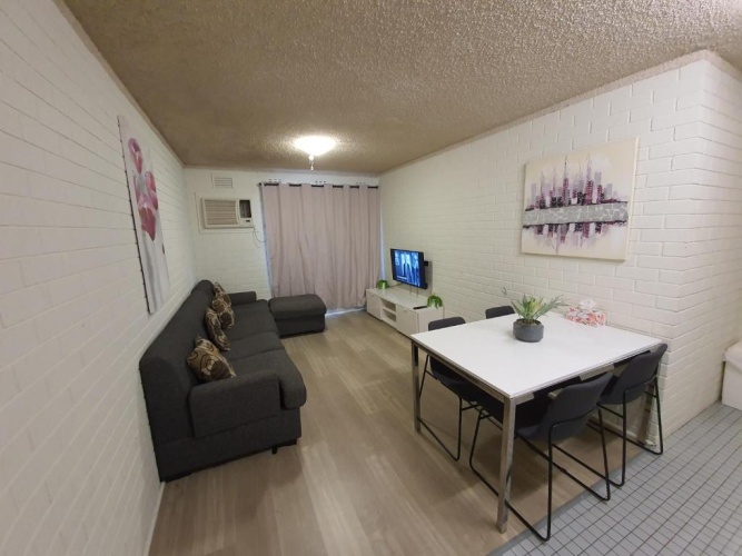 2 Bedrooms Apartment
