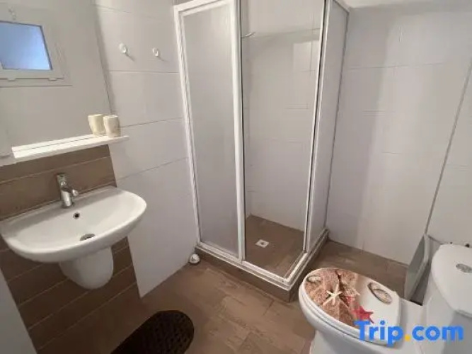 Alexius Pool Apartments