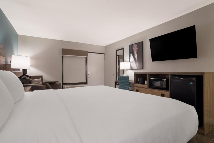 Best Western Flagship Inn