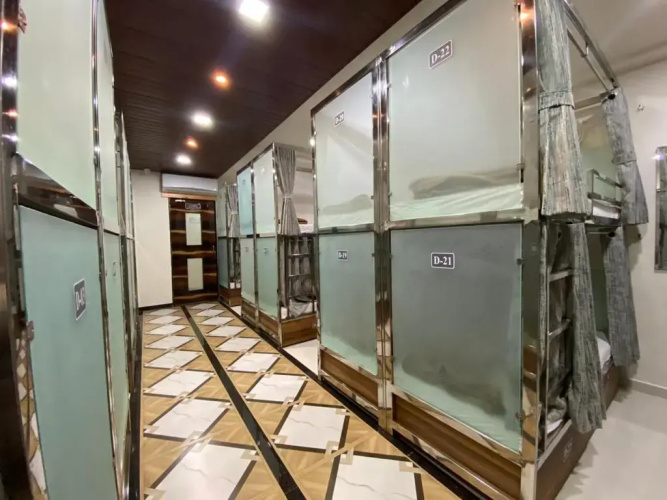 Hotel Divine