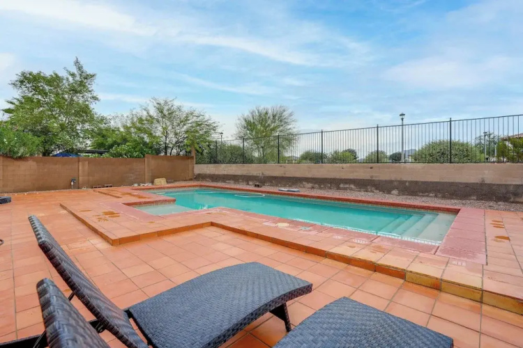 Pool, Views & Ample Space! Sunny Goodyear Retreat