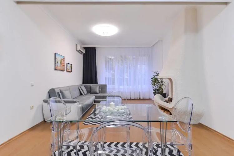FM Deluxe 2-BDR Apartment - Sweet Home