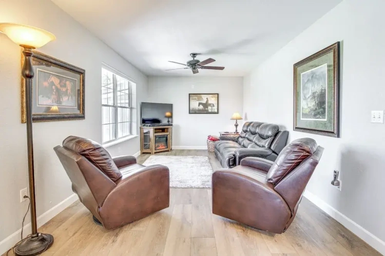 2 Bedrooms Apartment
