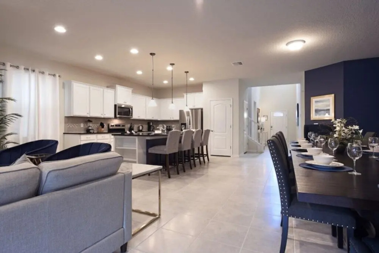 Windsor at Westside-8844MCDJGIL home