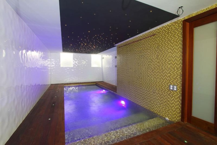 2 Bedrooms Quadruple Apartment