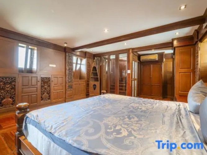 4 Bedrooms Luxury Villa