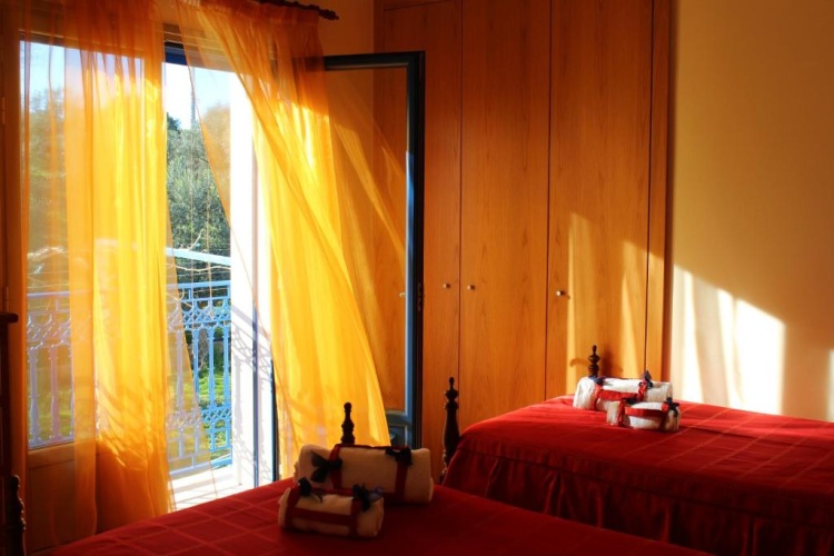 Standard Twin room with balcony