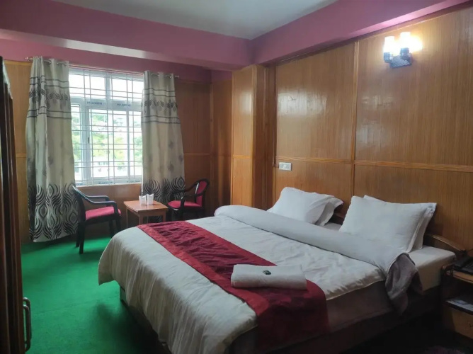 Hotel Tawang Holiday