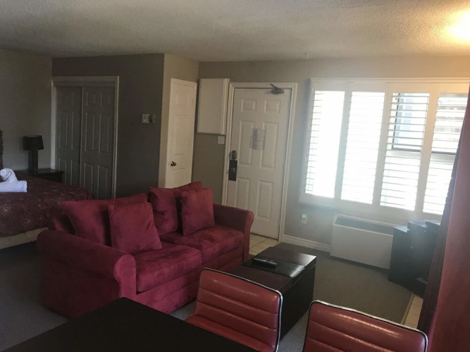 Classy Mountainside Studio - 403