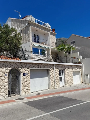 1 Bedroom Apartment with balcony