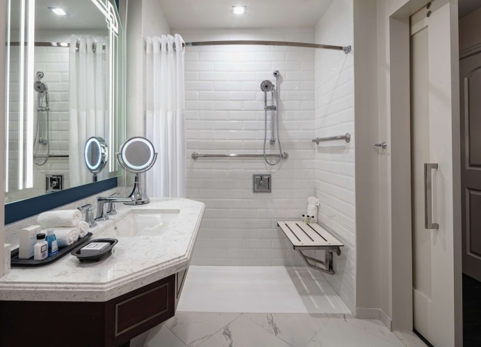 The Higgins Hotel New Orleans, Curio Collection by Hilton photo 17