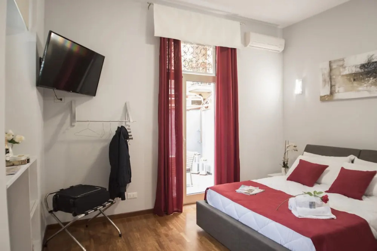 The Chic Suite