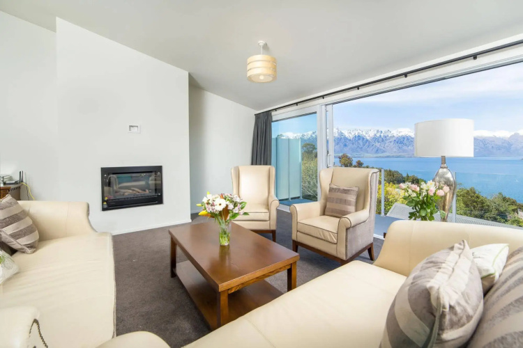 Gemini Lake View Villa