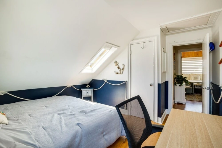 5 Bedrooms Cottage