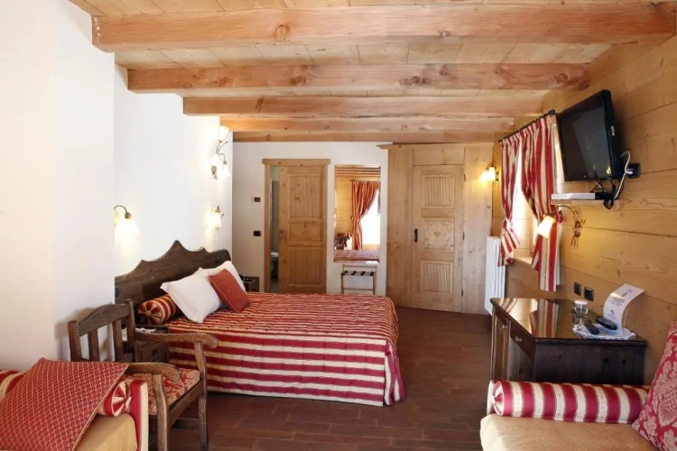 Superior Quadruple room with balcony