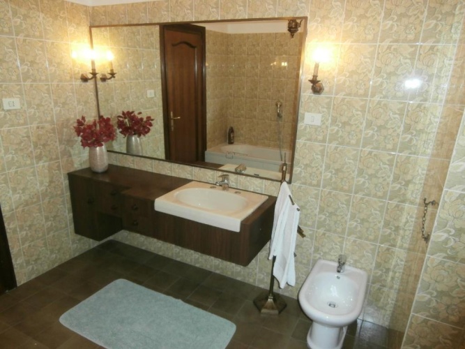 4 Bedrooms Cottage