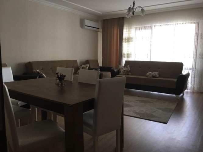 3 Bedrooms Apartment