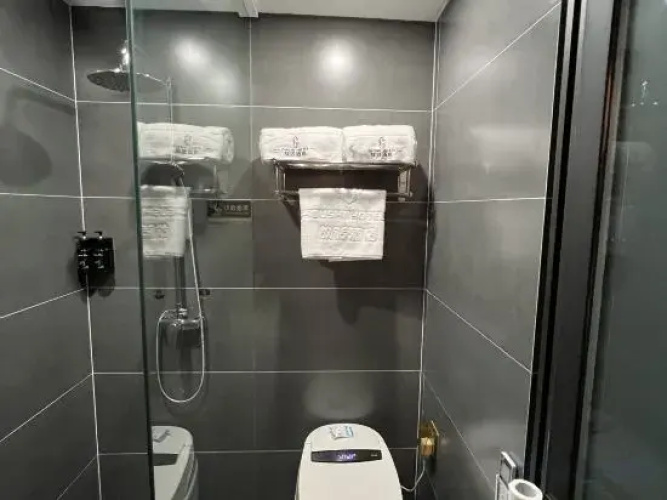 Gushi Hotel (Baolong Building 3)