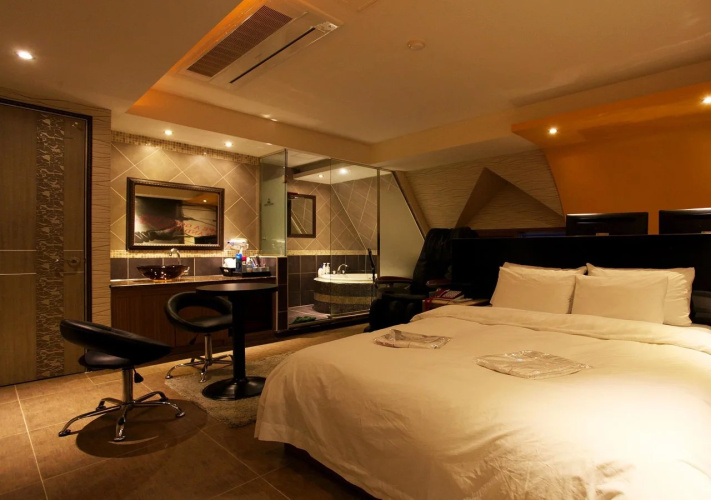 9Nine Hotel
