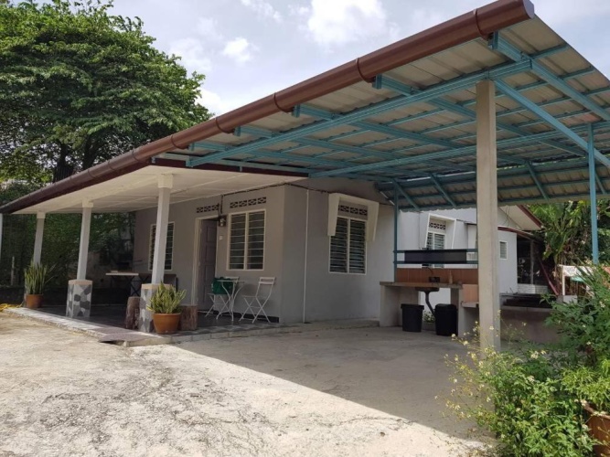 2 Bedrooms Bungalow