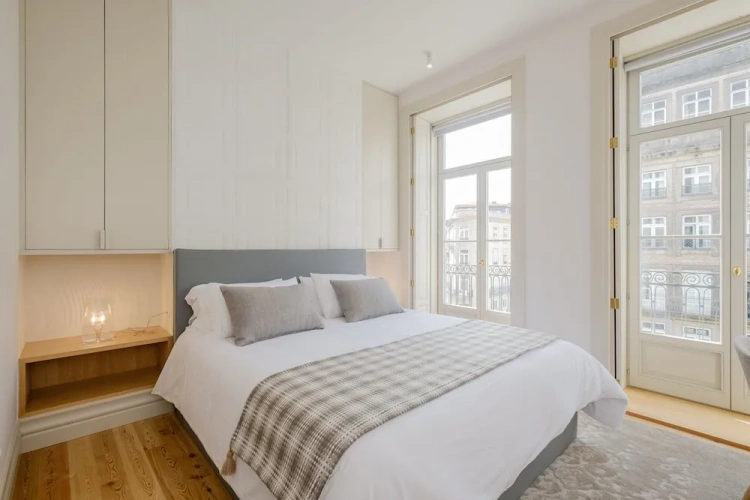 2 Bedrooms Luxury Apartment with balcony