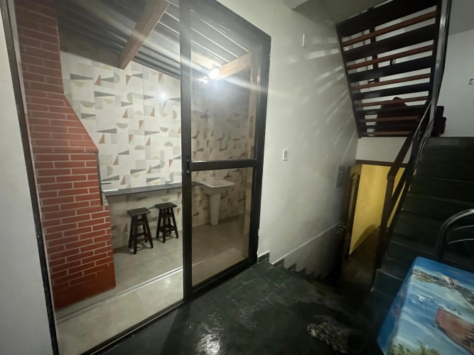 tríplex centro piscina churrasqueira e lava seca em Condomínio com 90m2