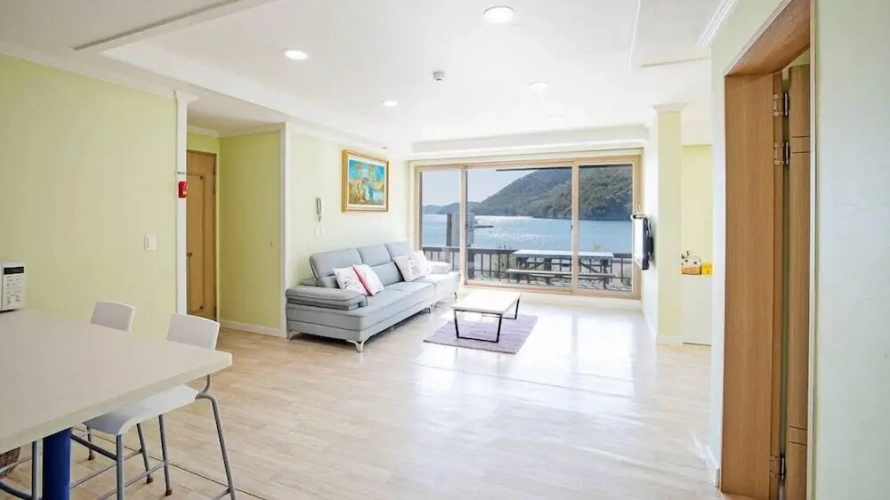 2 Bedrooms Standard Family room