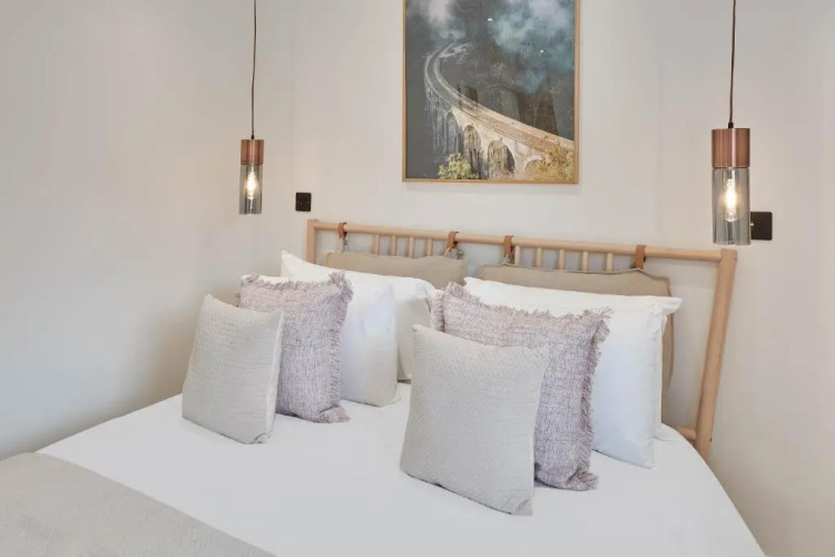 Host Stay Abbey Hus