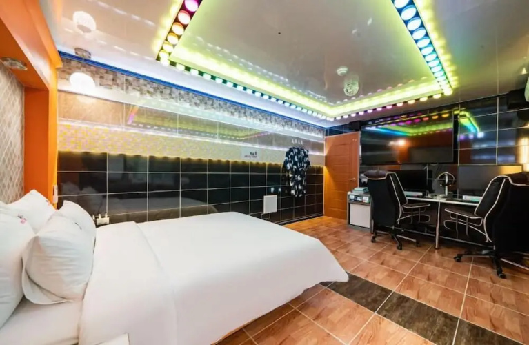 Hotel Eat Com