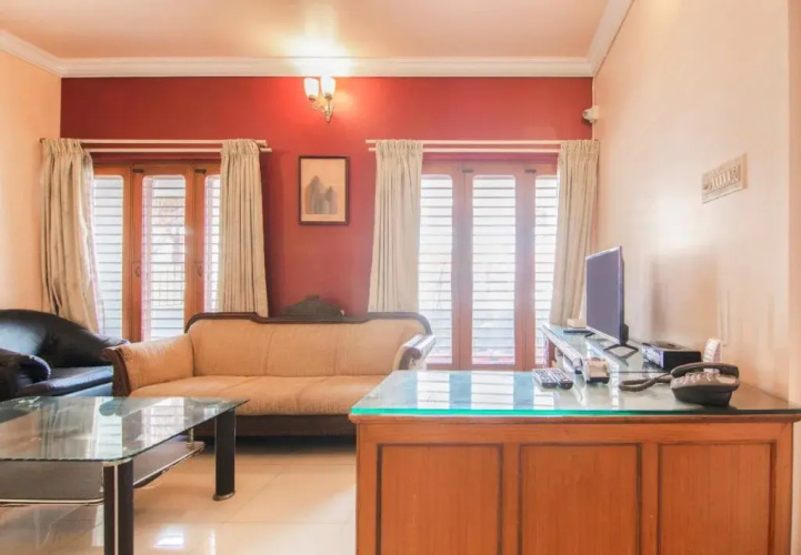Eyrie Comforts BY OYO Rooms