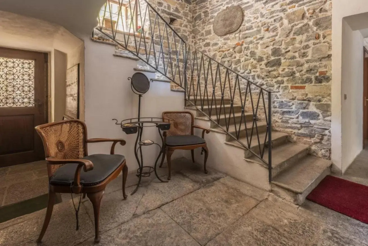 ALTIDO Charming & Stylish 1-BR Apartment in Como