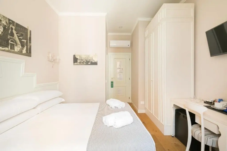 Standard Double room with view