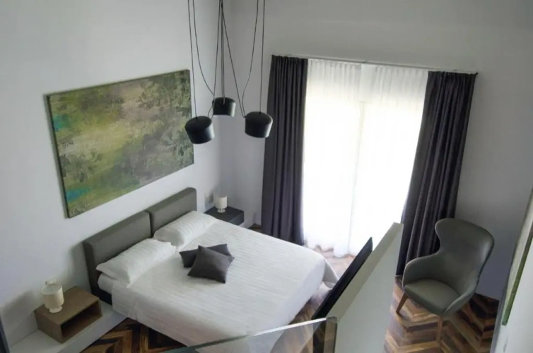 Suite with balcony and with lake view