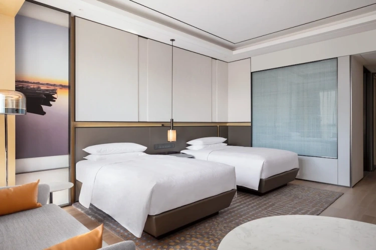Twin Club Suite