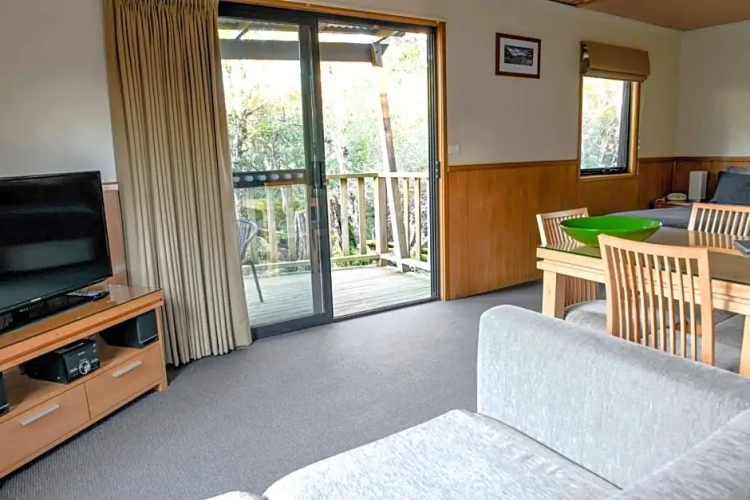 1 Bedroom Cottage with balcony and with view