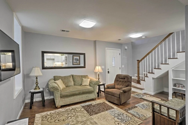 2 Bedrooms Apartment