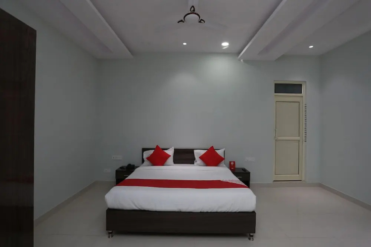 Oyo 18314 Hotel Kailash Mansarovar And Banquet Hall